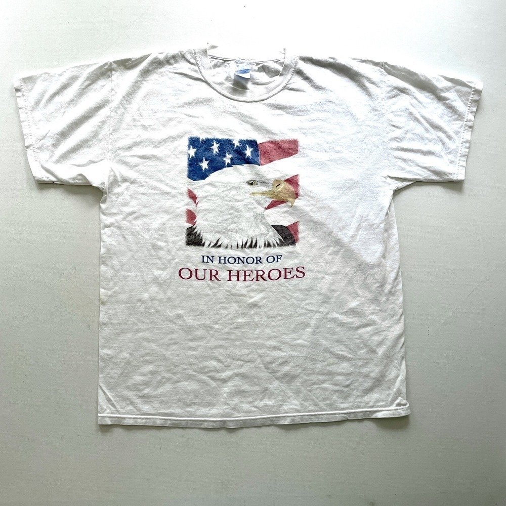 In Honor of Our Heroes Shirt Men's Large White American Flag Eagle Veteran Tee